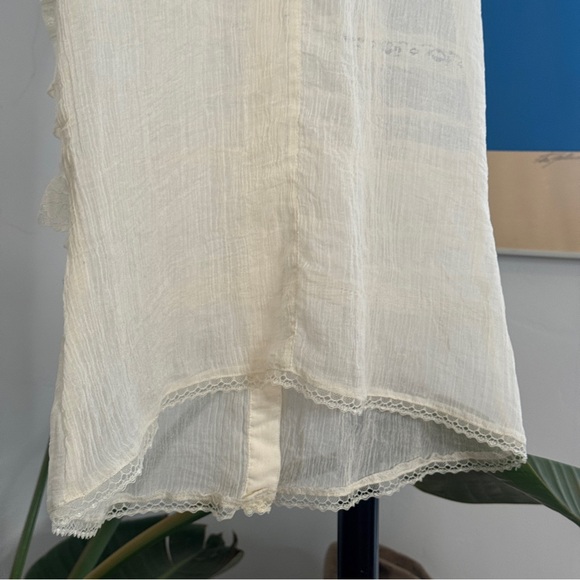 Fire Los Angeles Ivory Lace Blouse - Picture 11 of 13